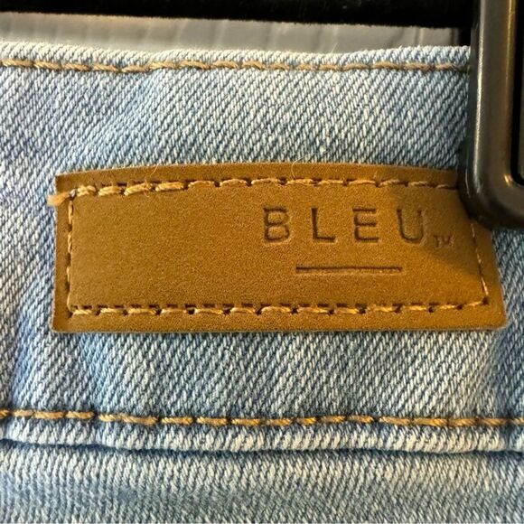 BLEU Women's 14W Light Wash Stretch Crop Jeans Pull-On Style Comfort Fit - Picture 6 of 9